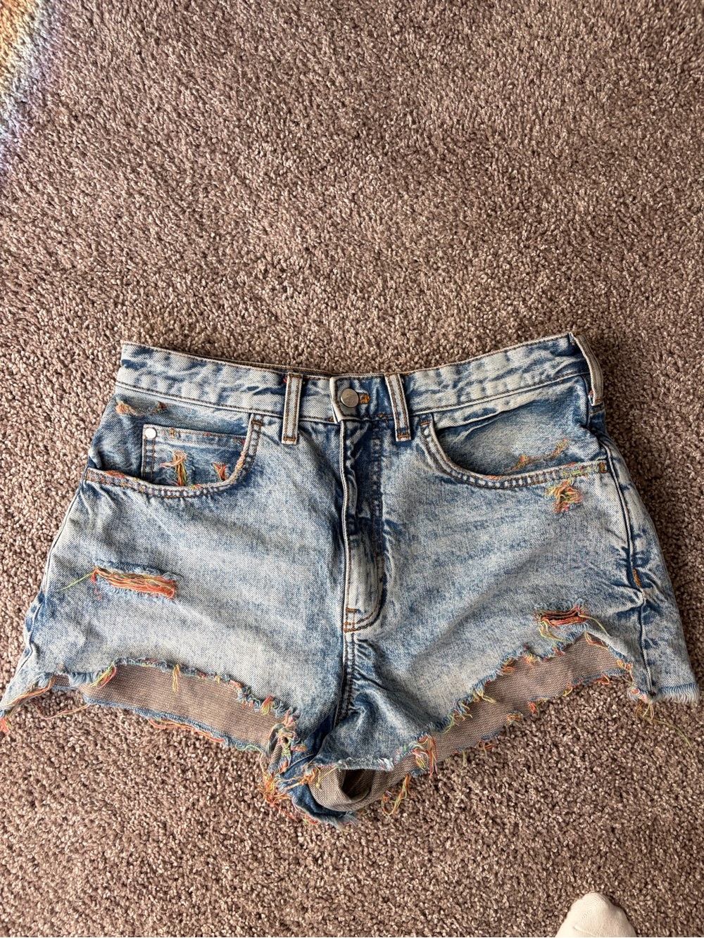 Pilcro (Anthropologie) High-Rise Distressed Denim Cutoff Shorts – Size 29
